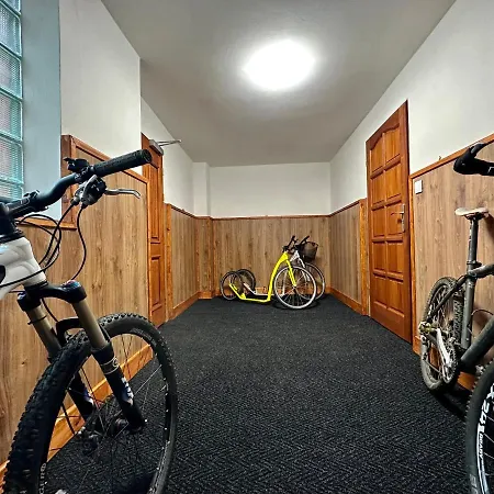 山林小屋 Smrk *